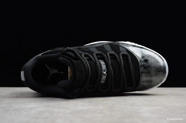 Air Jordan 11 Low 
